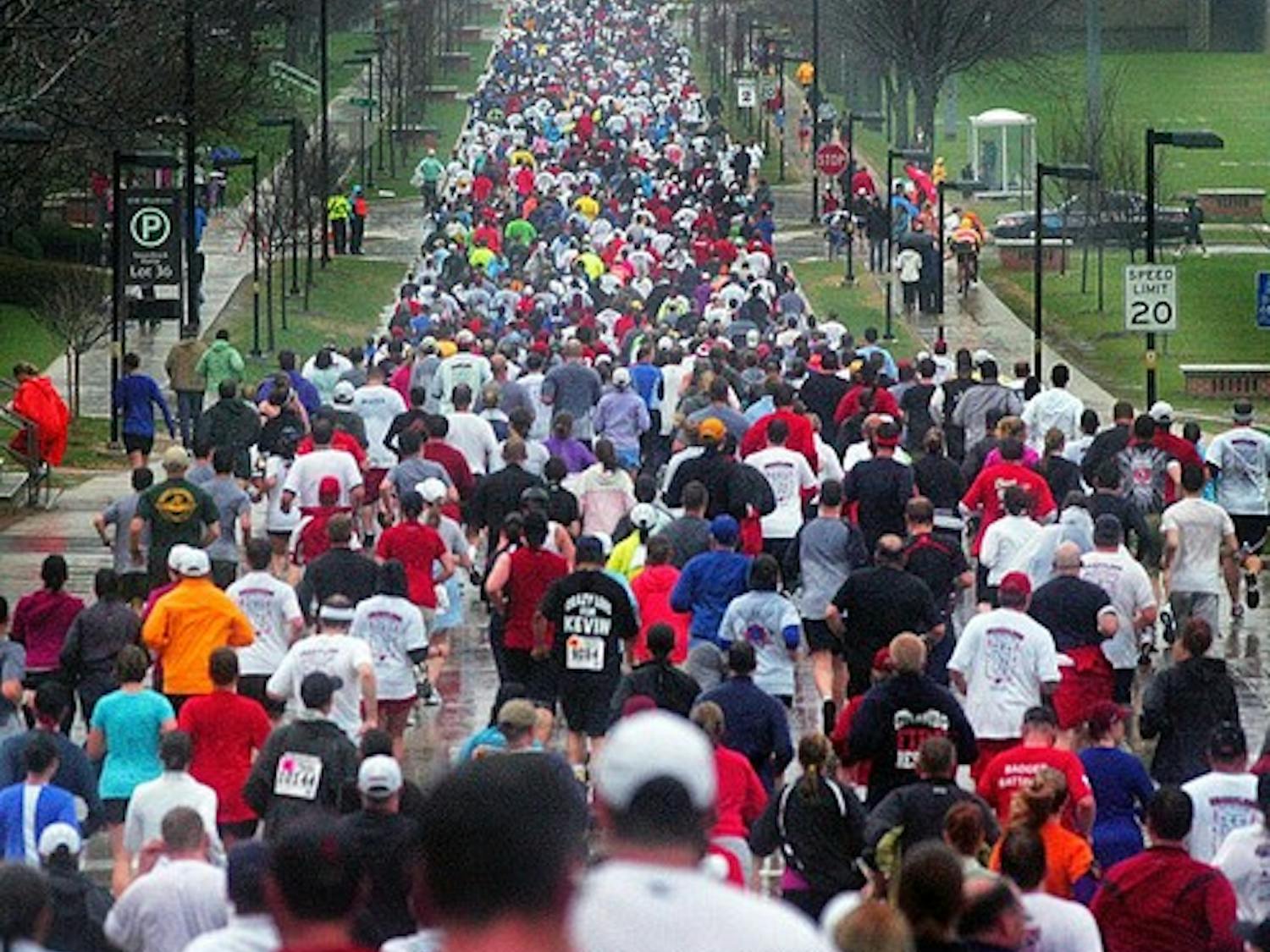 RUNNERS ON OBSERVATORY.jpg