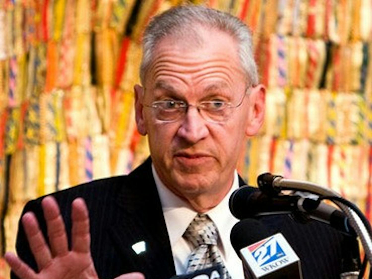 Former chancellor to assume interim position at UW research center