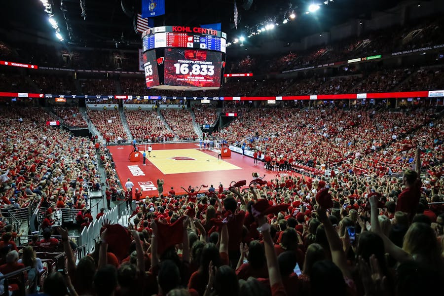 PHOTOS: Wisconsin volleyball sets NCAA regular season attendance record ...