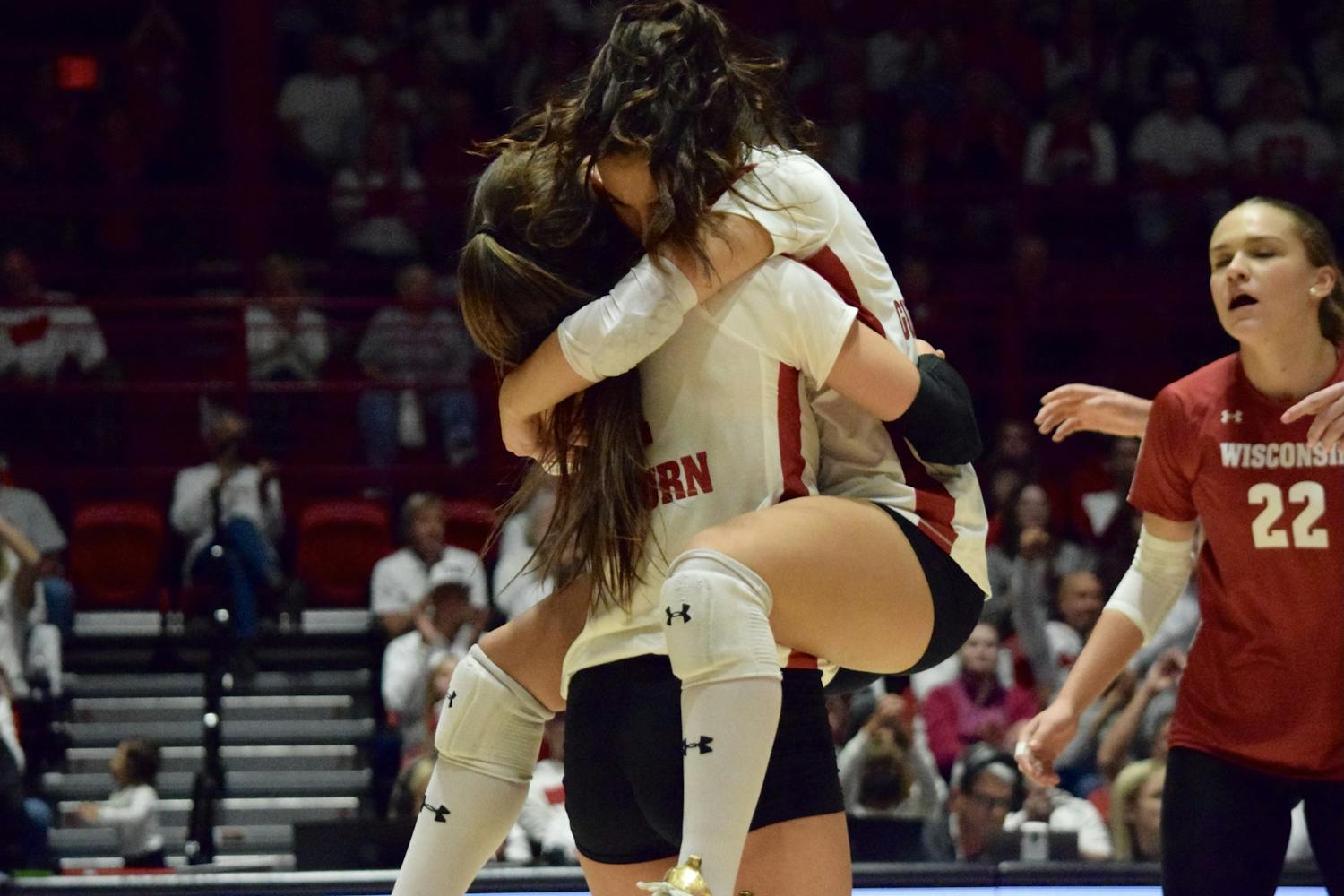 PHOTOS: Wisconsin Volleyball aces their game vs Ohio State 