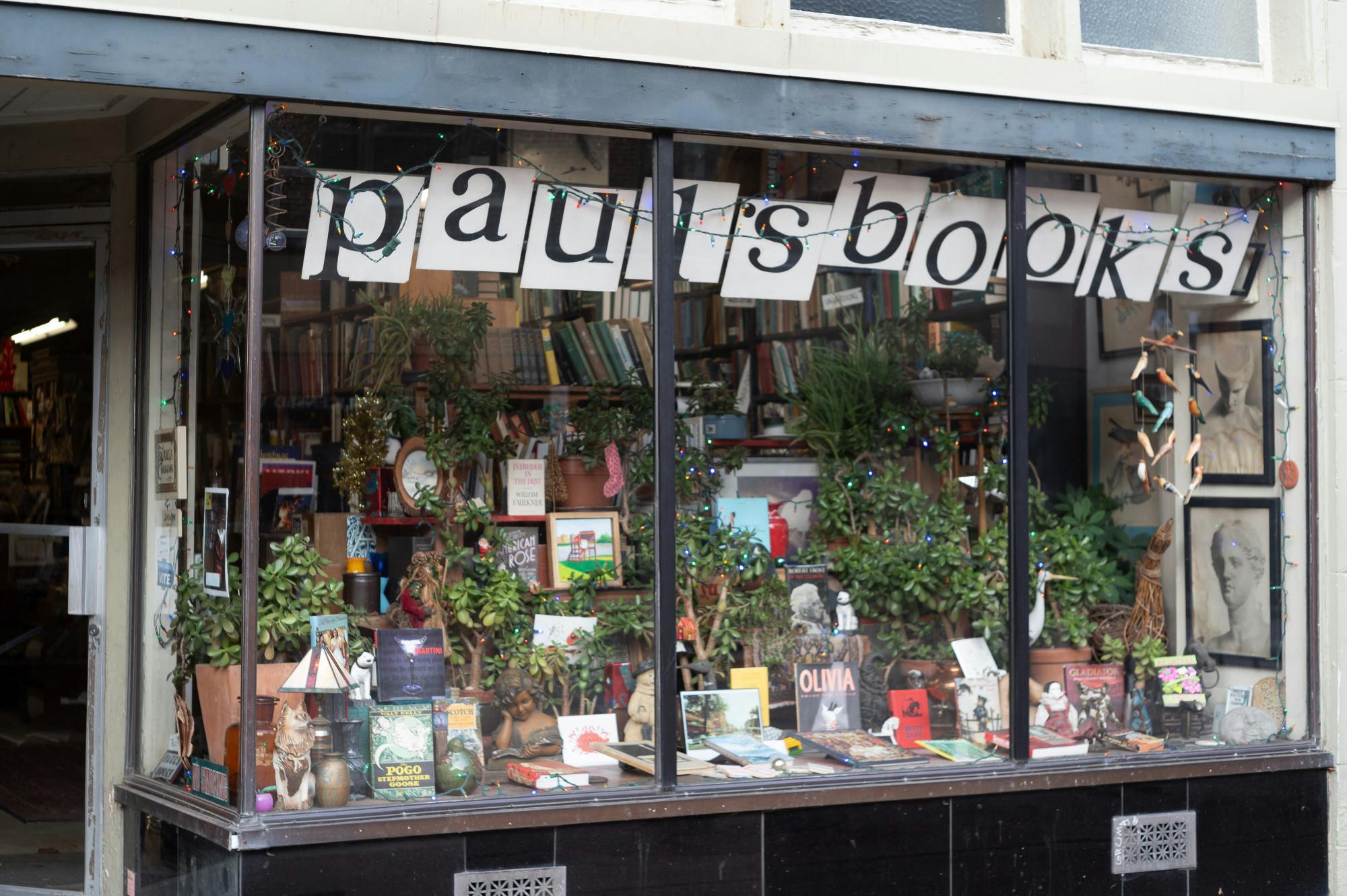 Pauls_Bookstore_December_2024-9.jpg