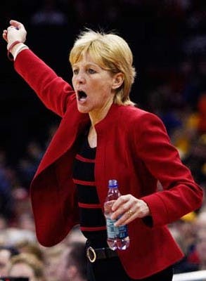 Another Bennett to man sidelines for Badgers