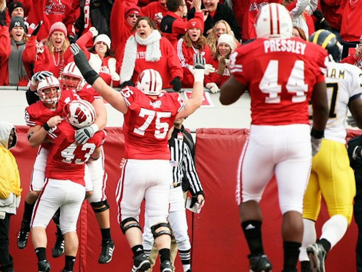 Last hurrah: seniors dominate Michigan