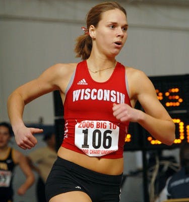 Distance medley relay runs to nationals spot