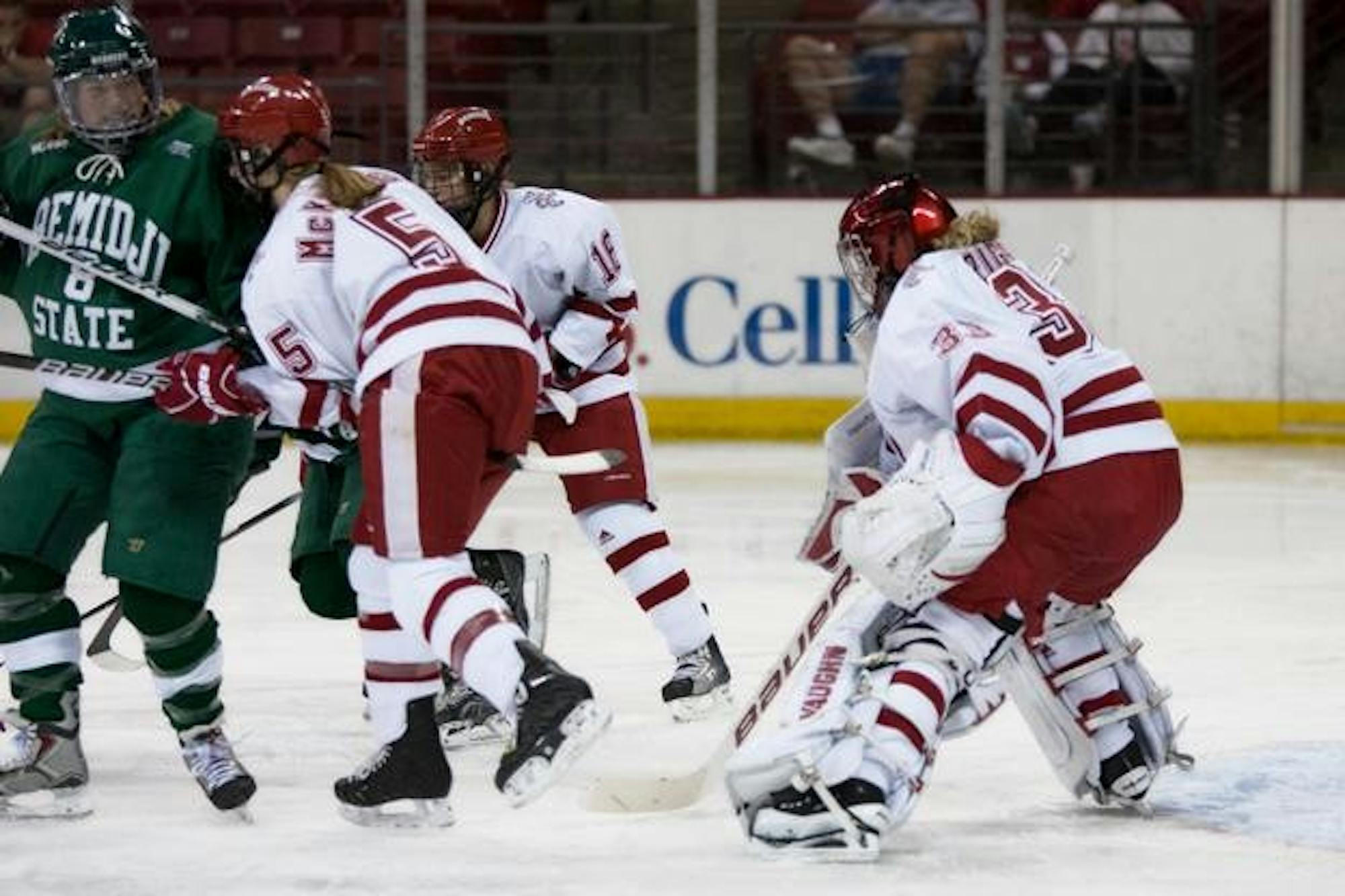 Drop the puck; WCHA season opens with North Dakota