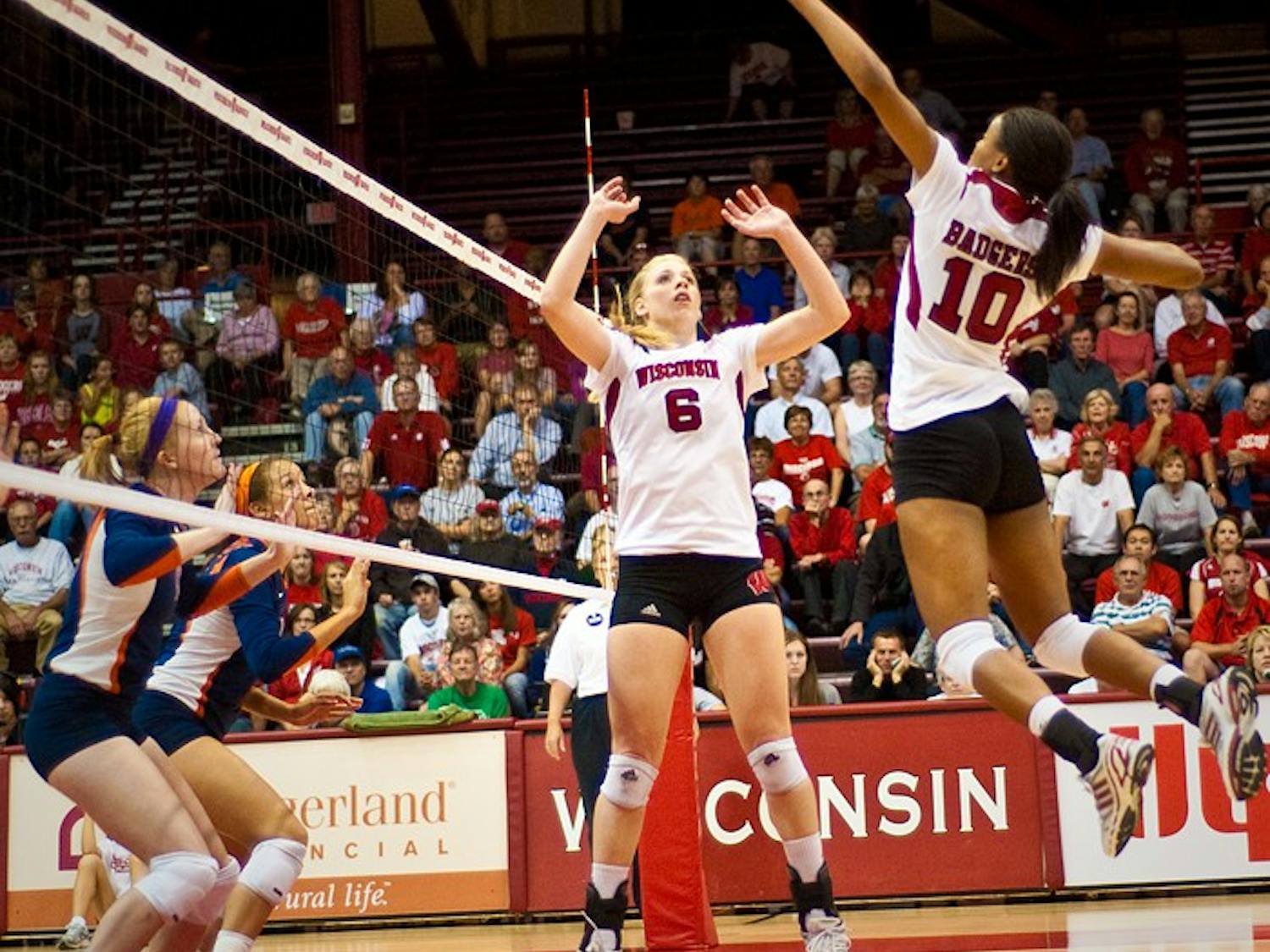 Wisconsin drops fourth straight in dramatic fashion