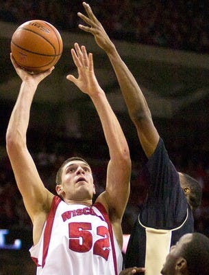 UW looks to end losing streak