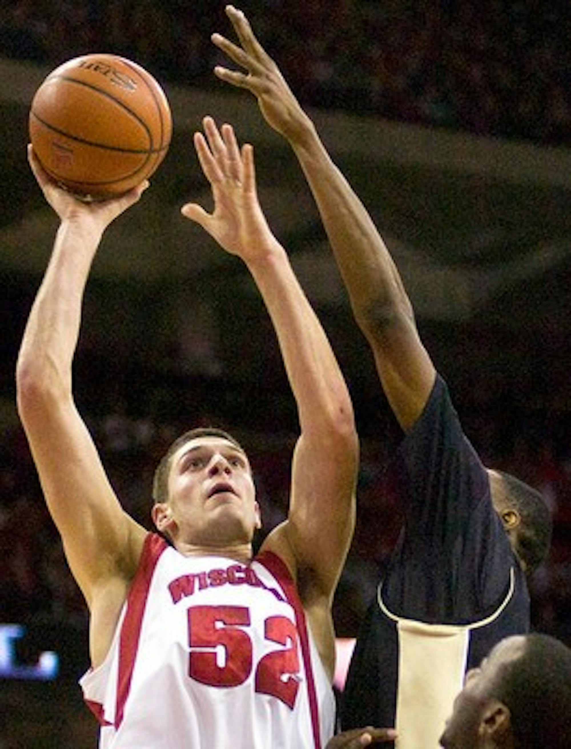 UW looks to end losing streak