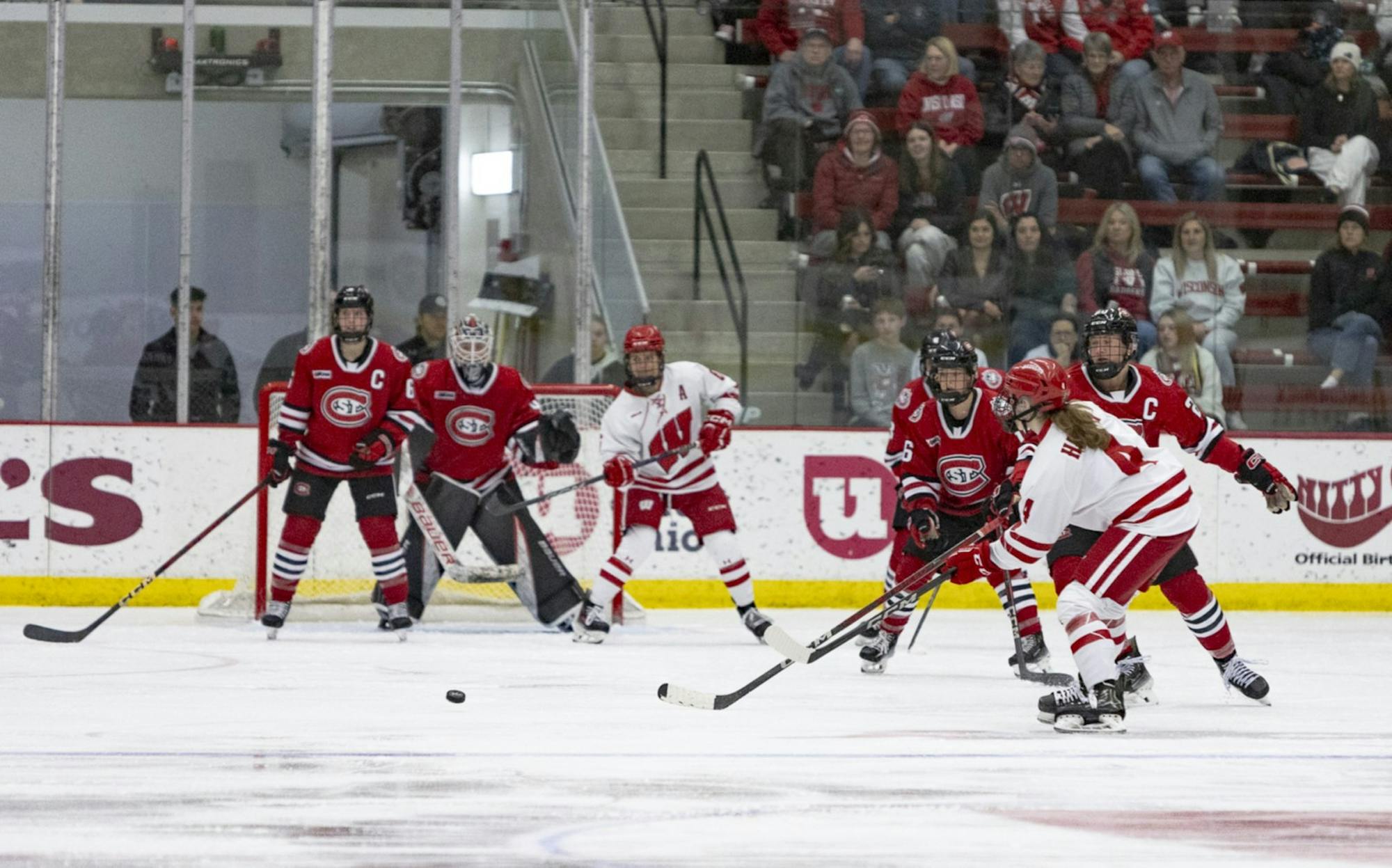 WisconsinVSCSU_Hockey_1_26_2025-09.jpg