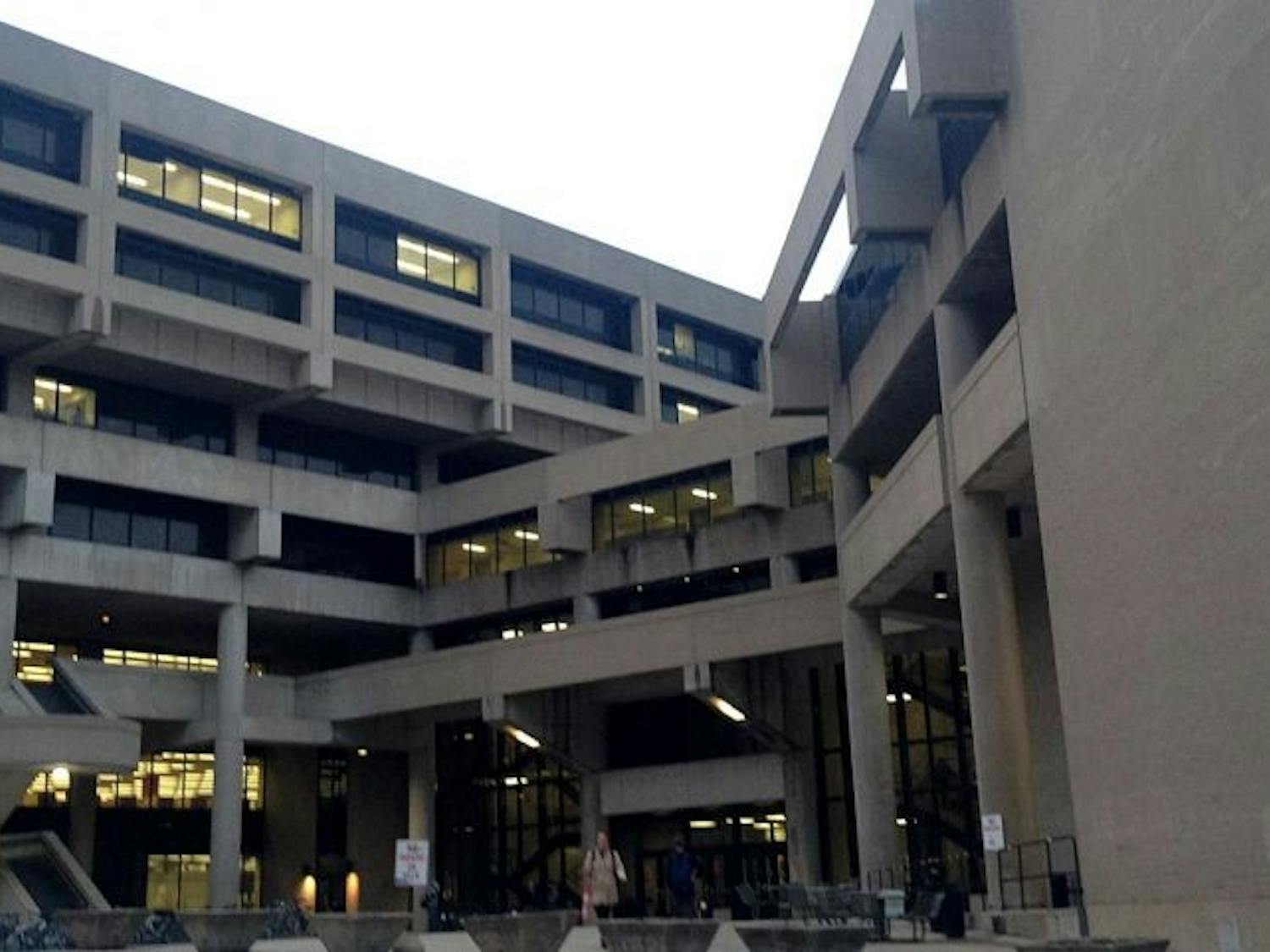 An unidentified man was seen carrying a knife and walking in the direction of Lake Mendota Monday.