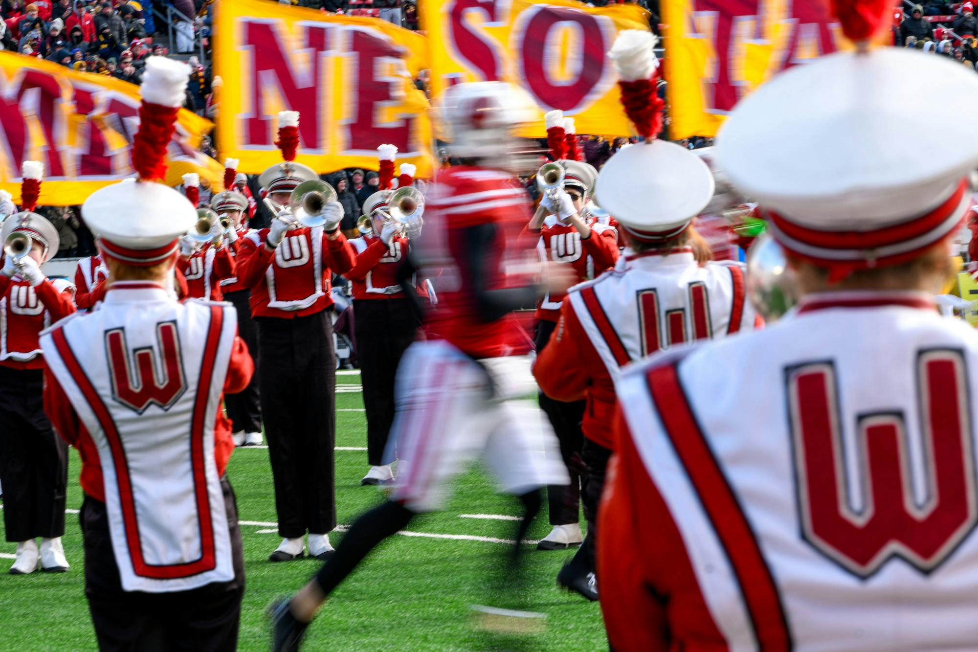 Wisconsin Football vs Minnesota449-2.jpg