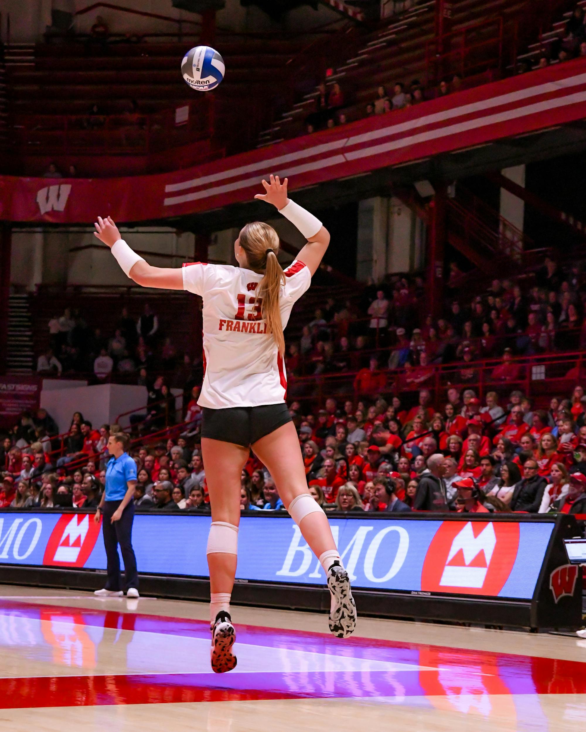 Wisconsin Volleyball vs UIC