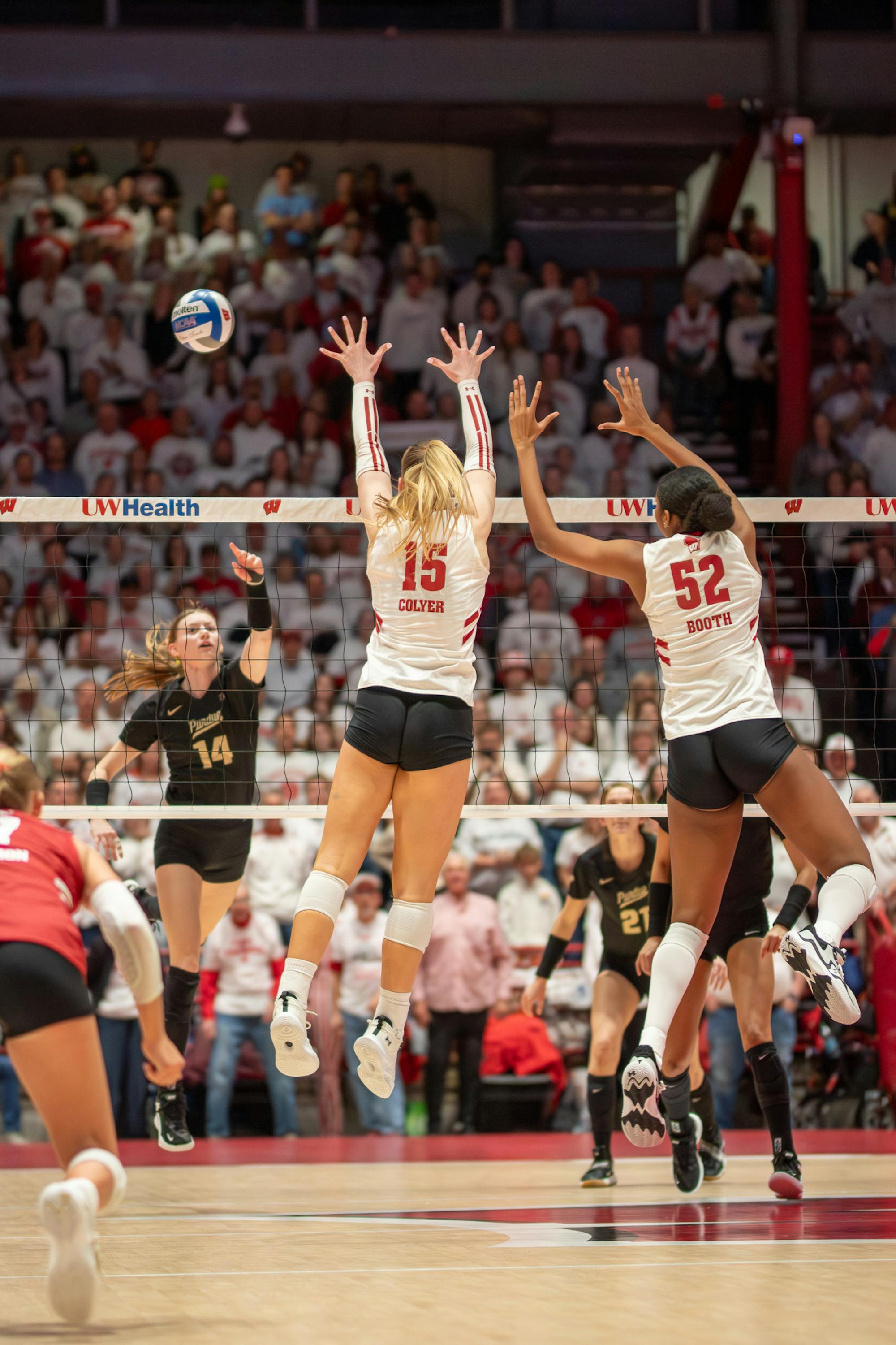 25-11-19_Coleman_Purde Volleyball Game-14.jpg