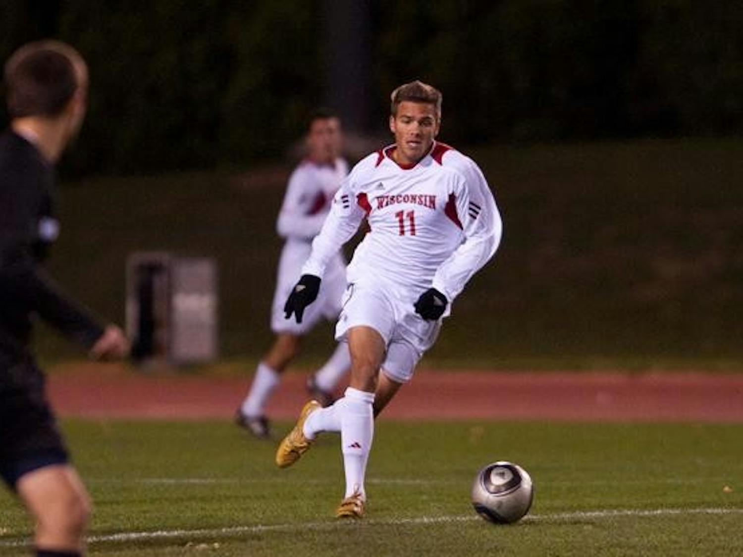 UW goes unbeaten during two-game weekend road trip