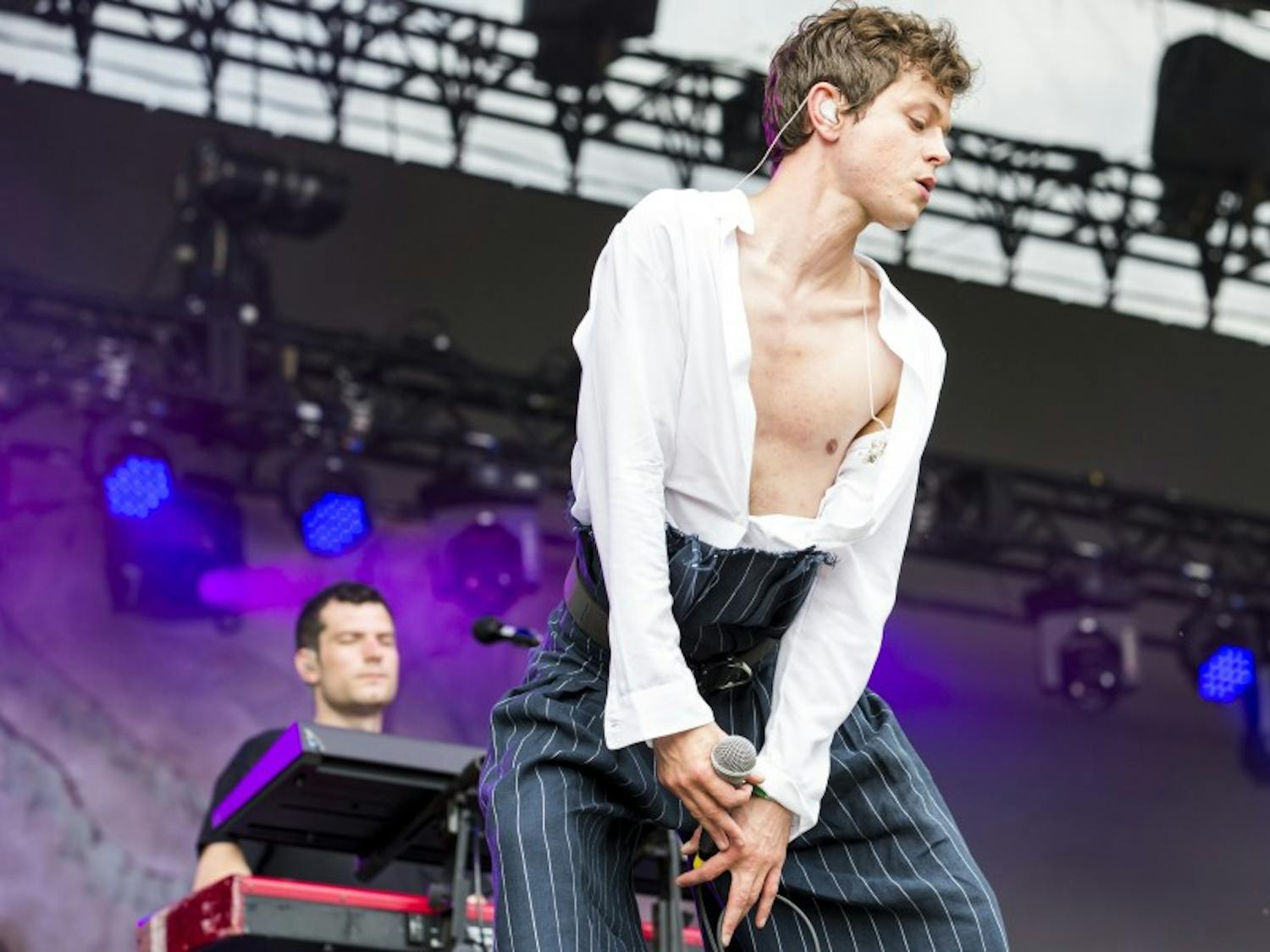 Eaux Claires 2017: Perfume Genius aka Mike Hadreas performing an eccentric set with powerful vocals.