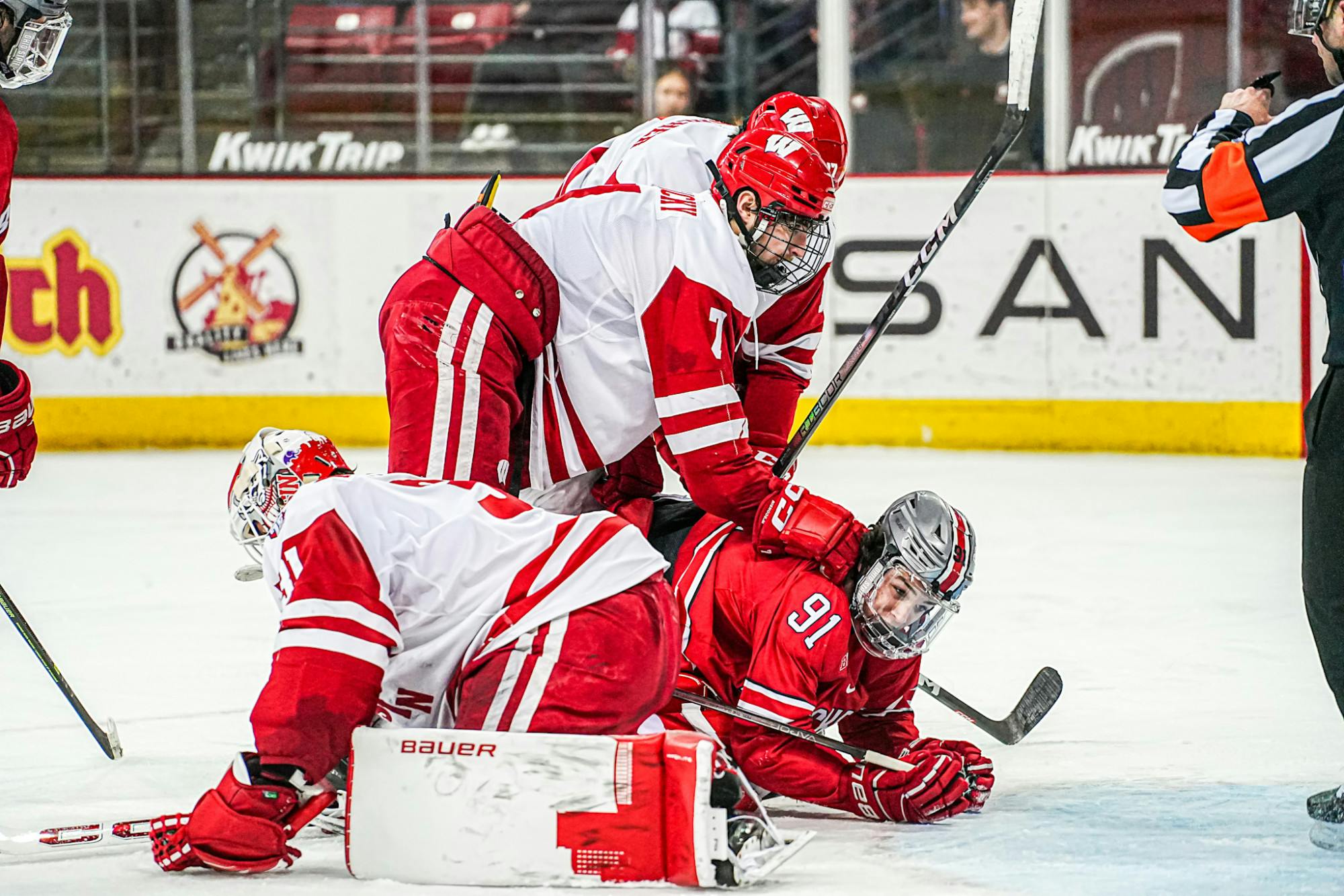 Wisconsin Ohio Men's Hockey 3/10 15