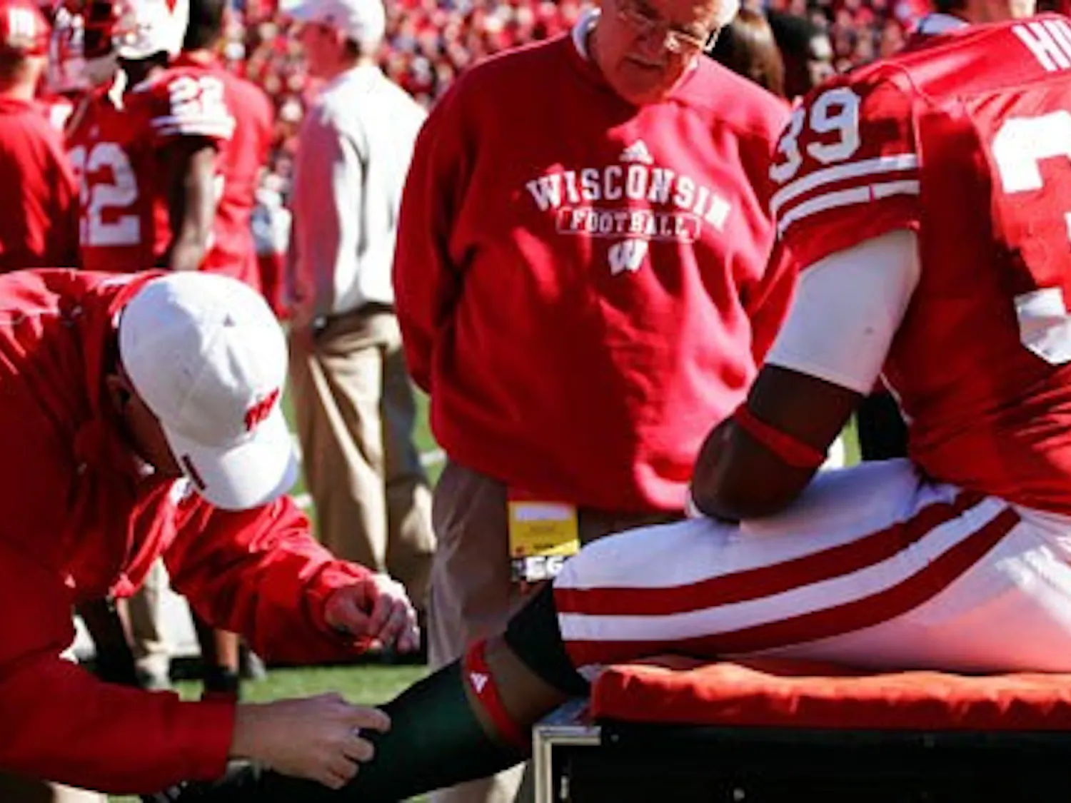 Badgers give up late lead to the Spartans