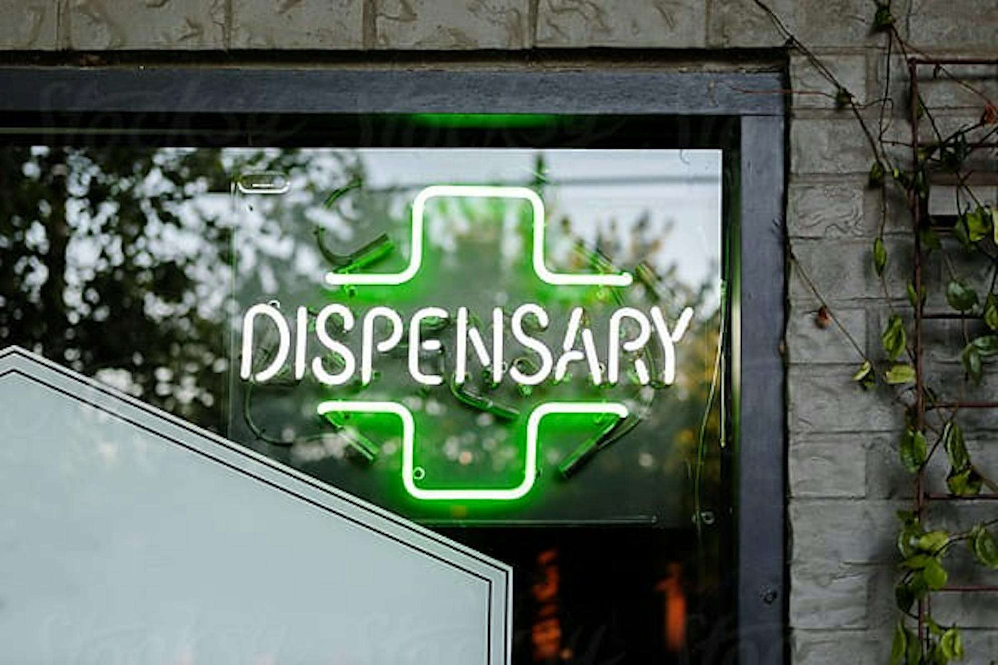 DispensaryWeedNeonSign.jpg