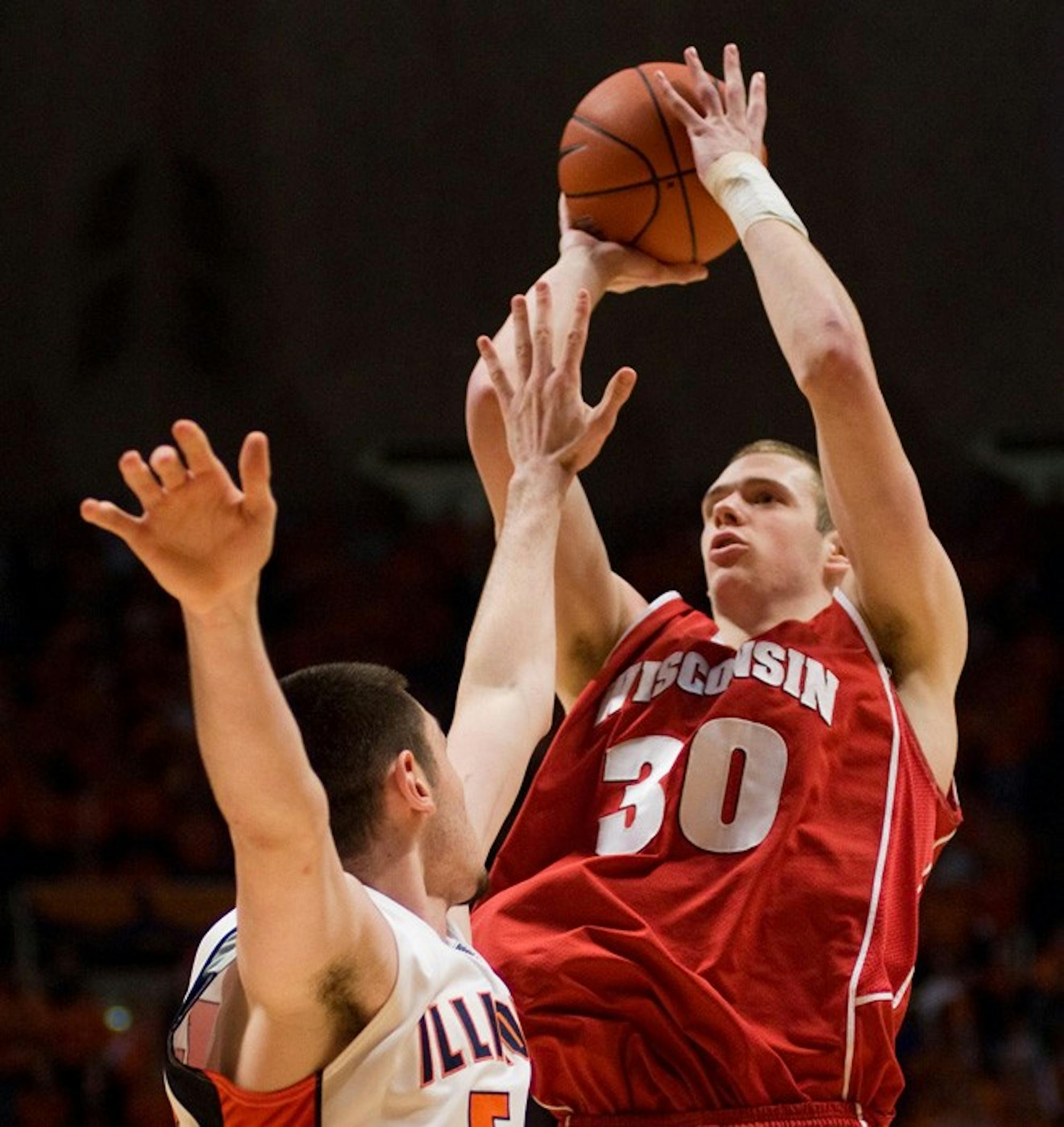 Badgers kick off tournament against Illini