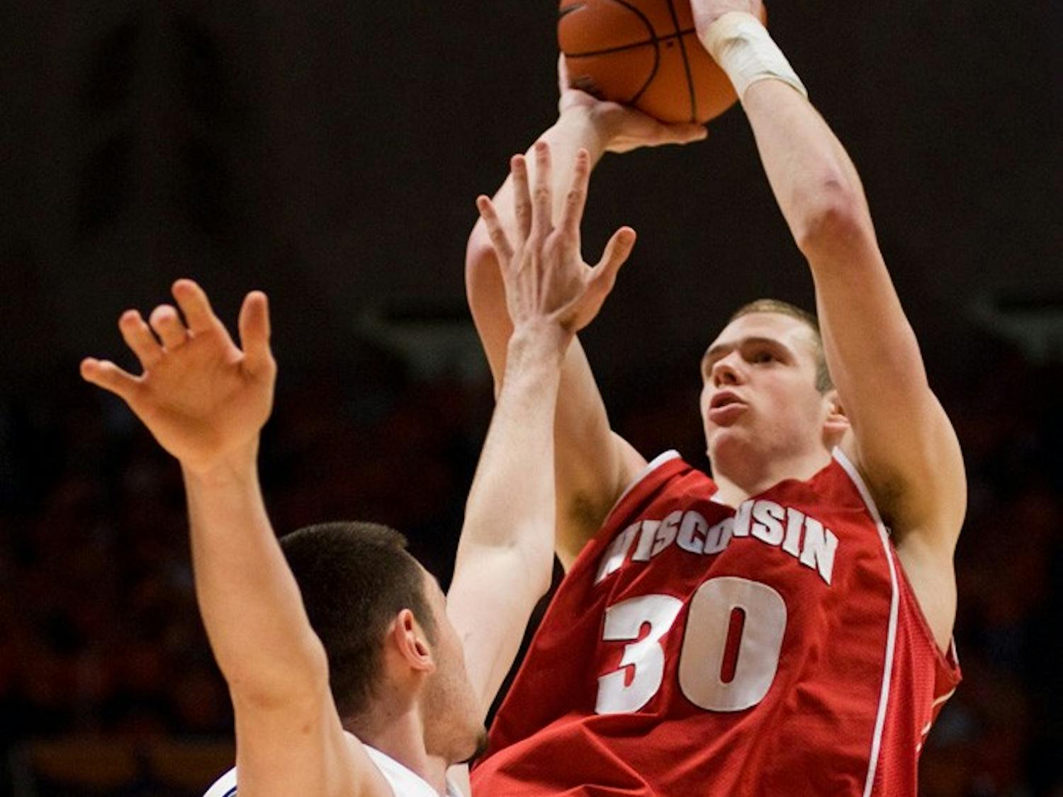 Badgers kick off tournament against Illini