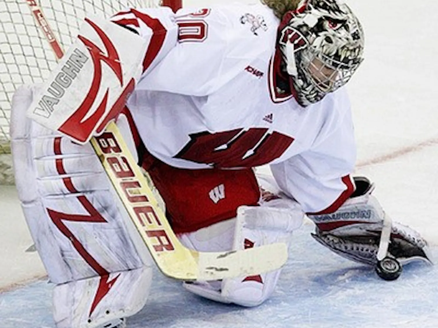 Ammerman scores five goals as Badgers pitch two shutouts