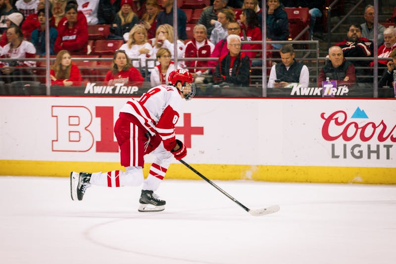 Badgers fall to Western Michigan 4-1 in Kwik Trip Holiday Face-Off final, snap six-game win streak