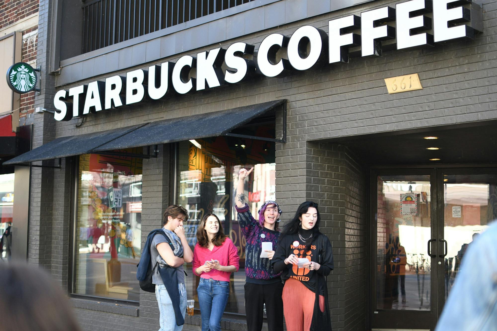 starbucksstrike3.JPG