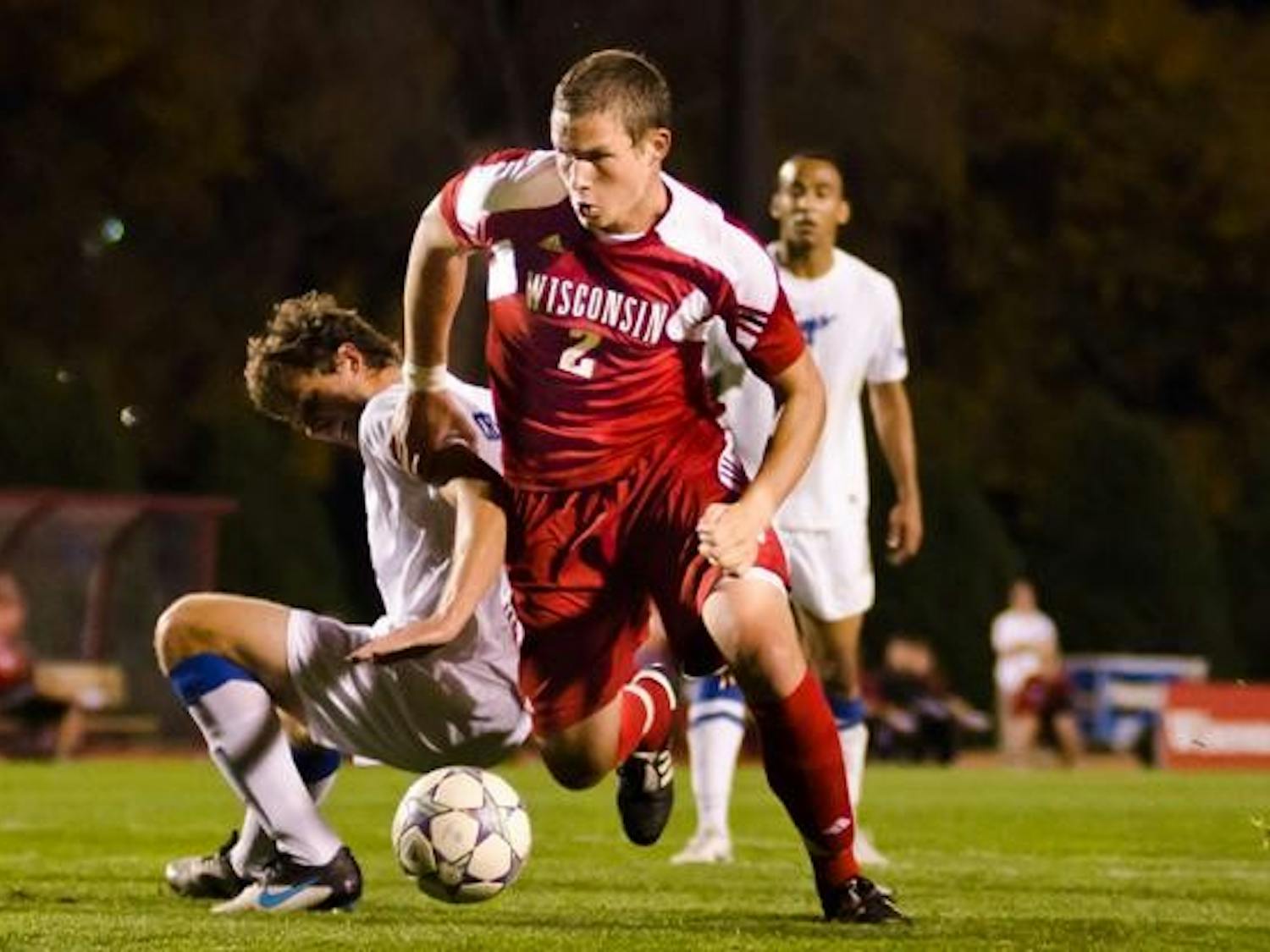 Badgers aim to stay atop Big Ten standings with win