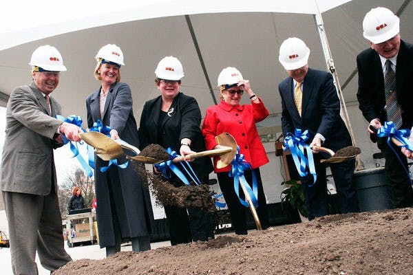 Hundreds gather at Chazen groundbreaking ceremony