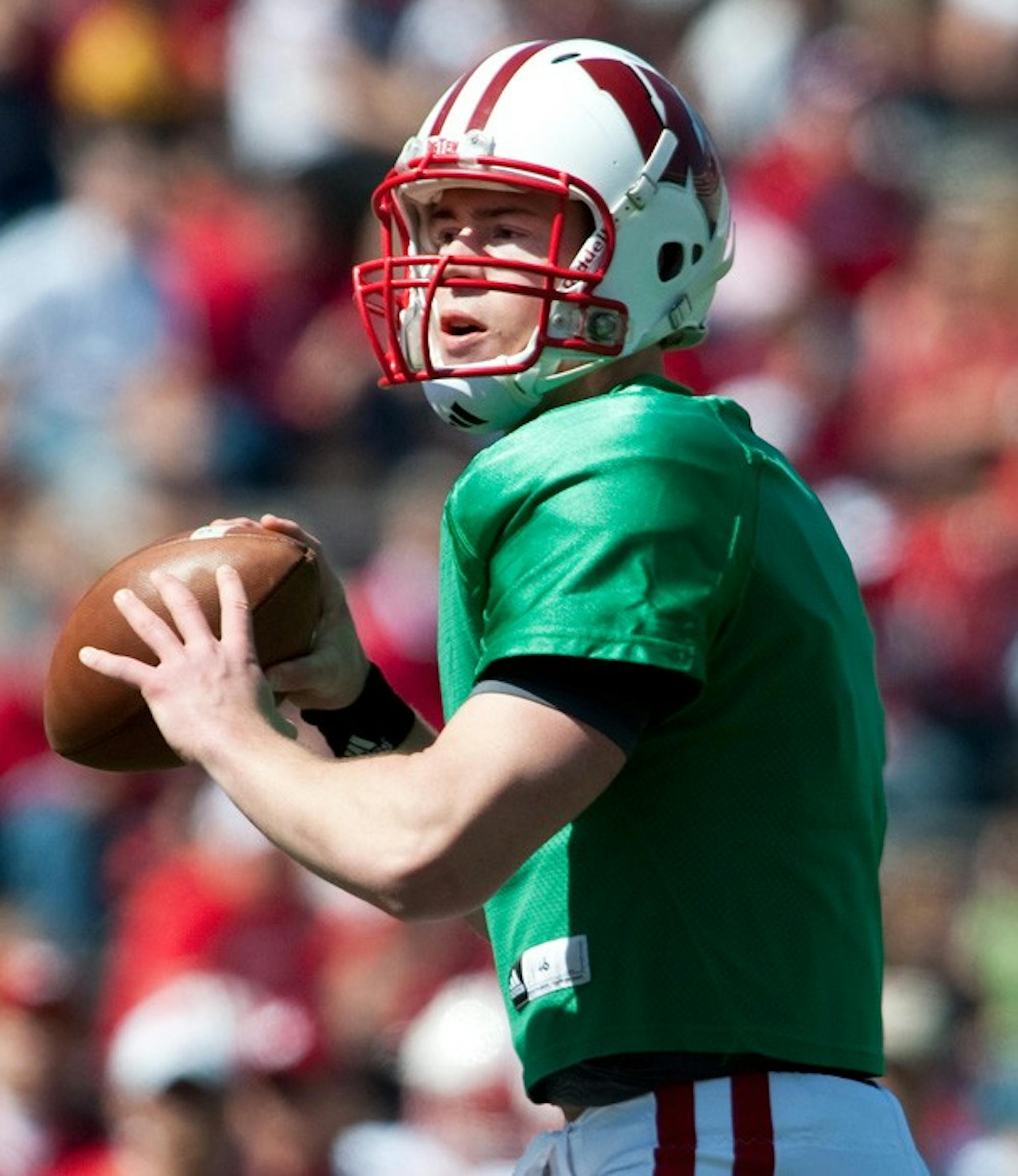 First in four: Tolzien returns to helm for Badgers