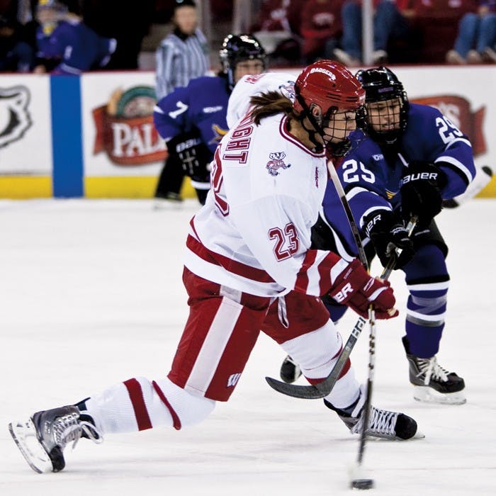Still unbeaten, UW moves to 8-0-0 following weekend sweep of Minnesota State Mankato