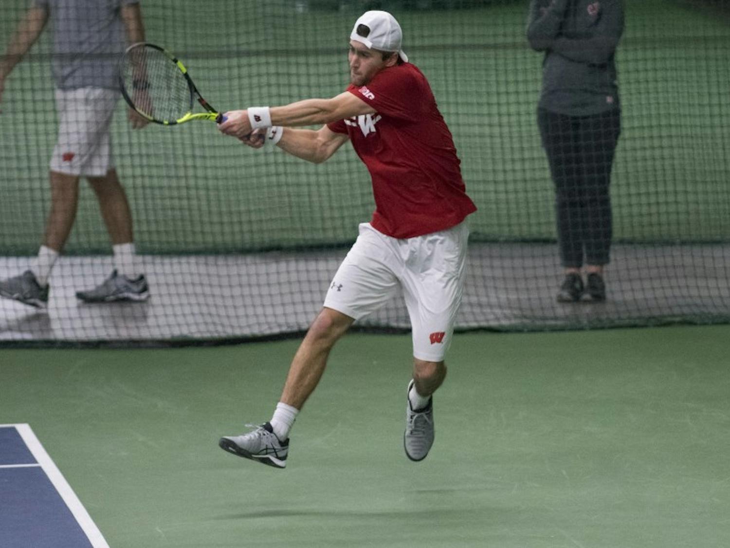 Wisconsin men's tennis split its weekend series with Illinois and Northwestern.