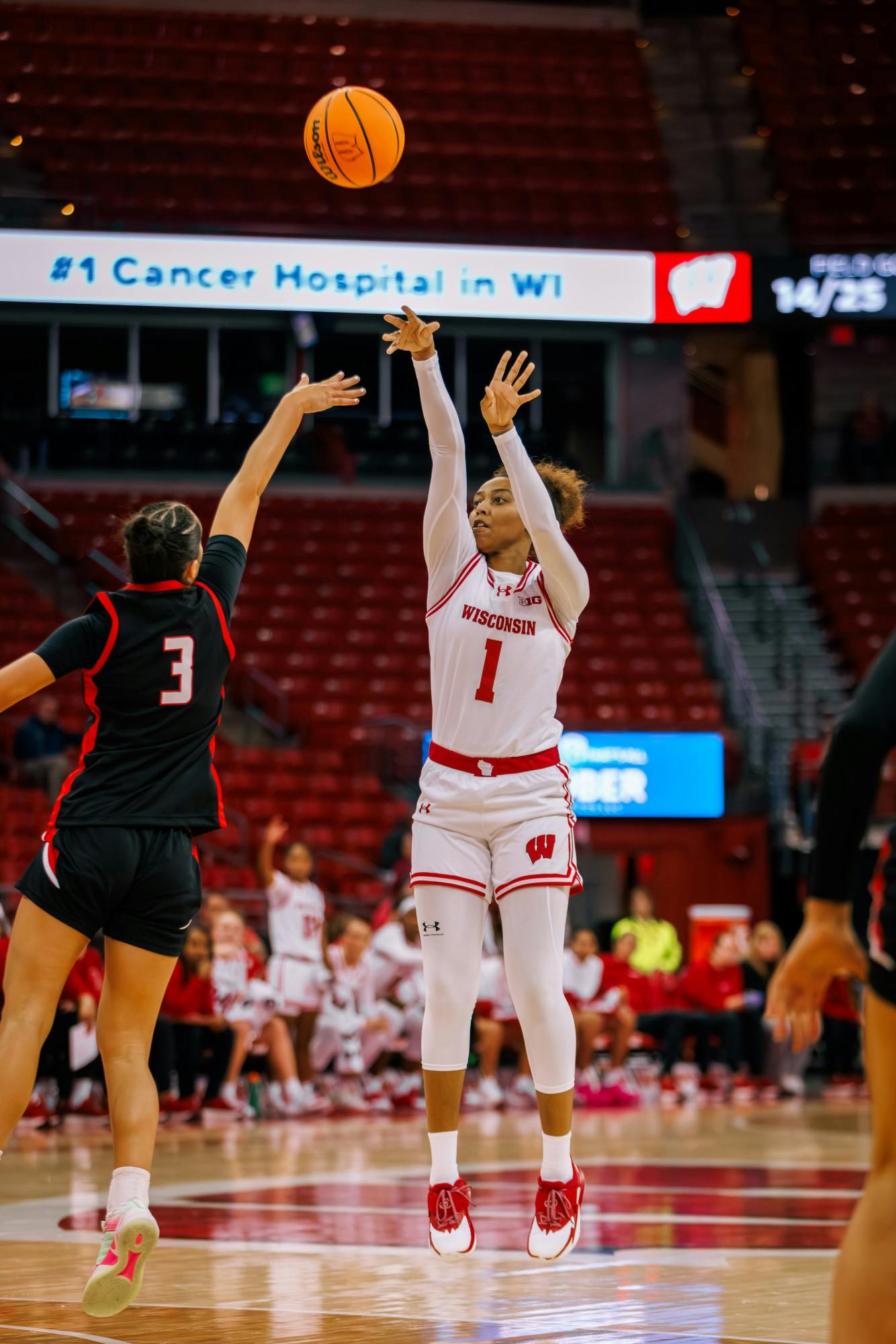 wavphotography_wbasketball_wisco_10-27-20.jpg