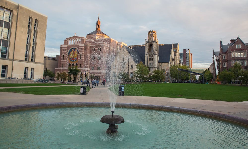 Photo of the fountain in the middle of Library Mall.