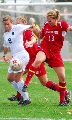 Women's soccer goes 2-0 over weekend against Michigan and Michigan State
