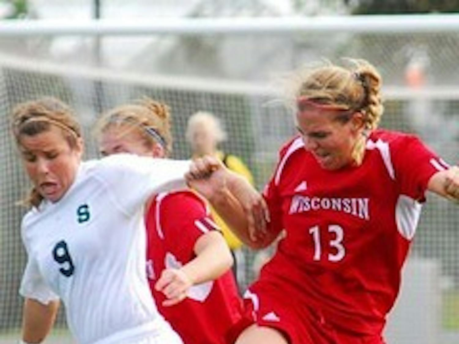 Women's soccer goes 2-0 over weekend against Michigan and Michigan State