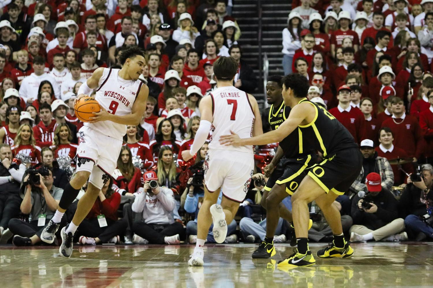 PHOTOS: Badger's Men's Basketball edged out by Oregon Ducks in Overtime, 73-77