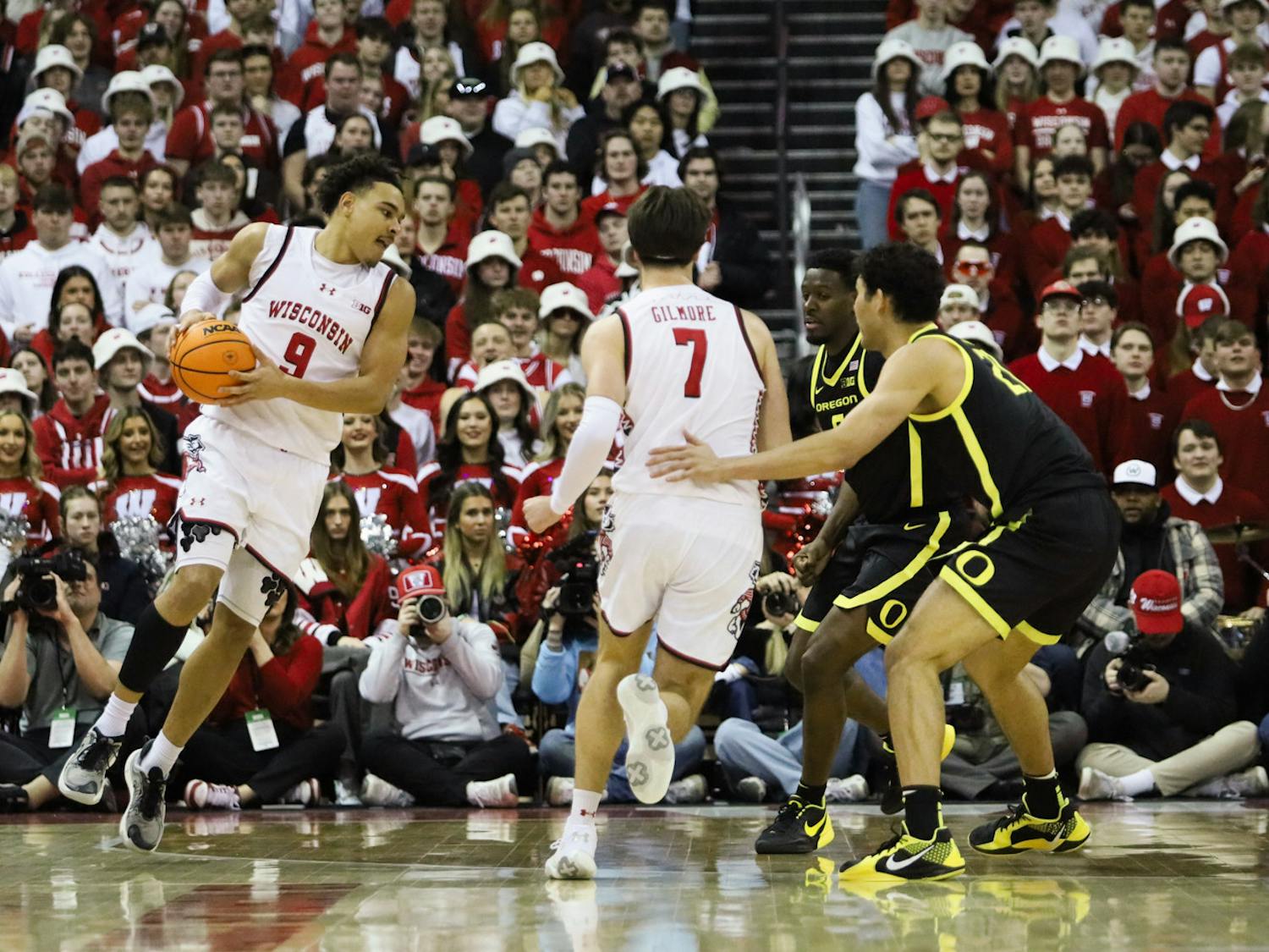 PHOTOS: Badger's Men's Basketball edged out by Oregon Ducks in Overtime, 73-77