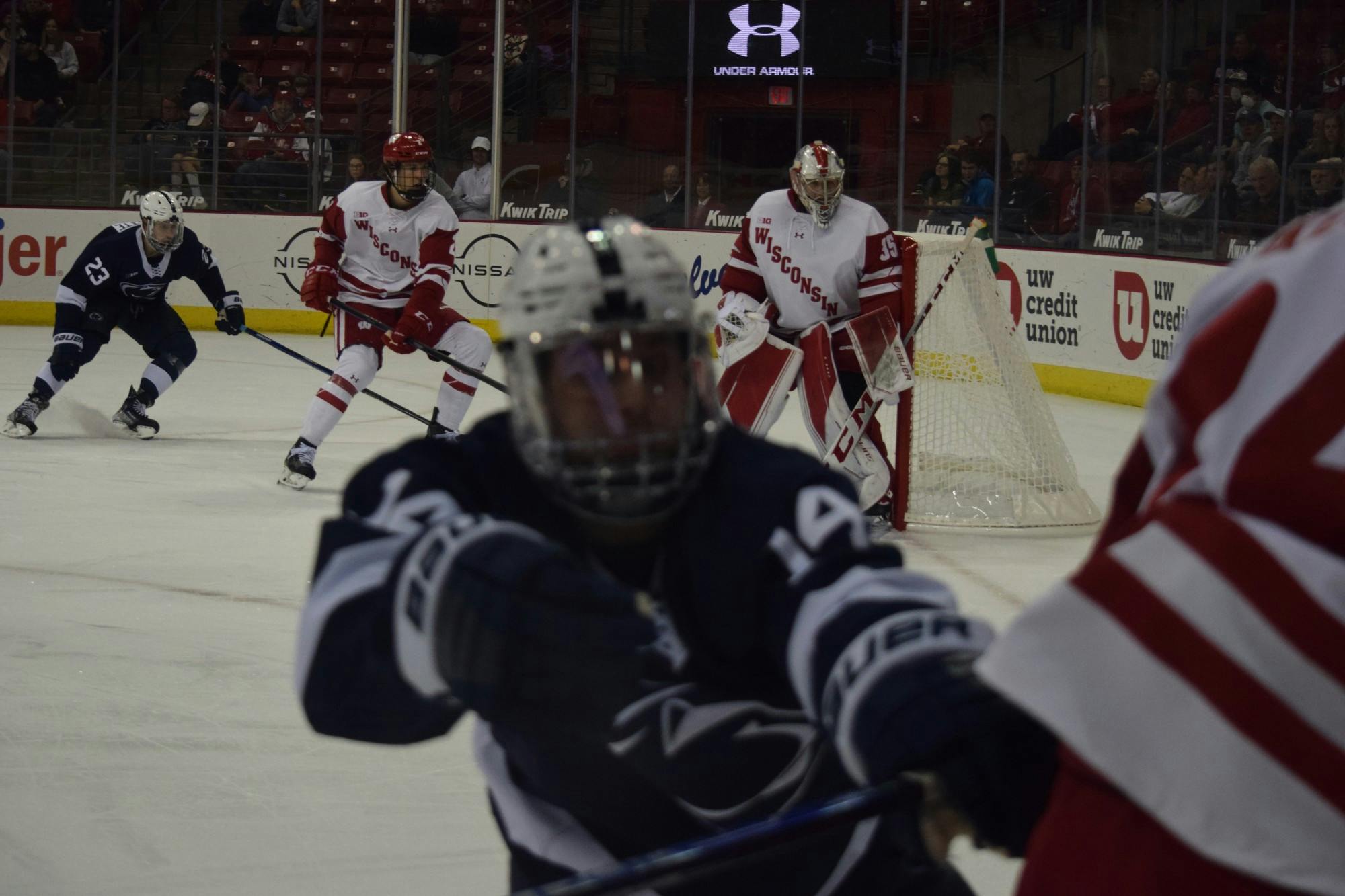 PHOTOS: Wisconsin Men's Hockey Loses To Penn State 1-2 - The Daily Cardinal