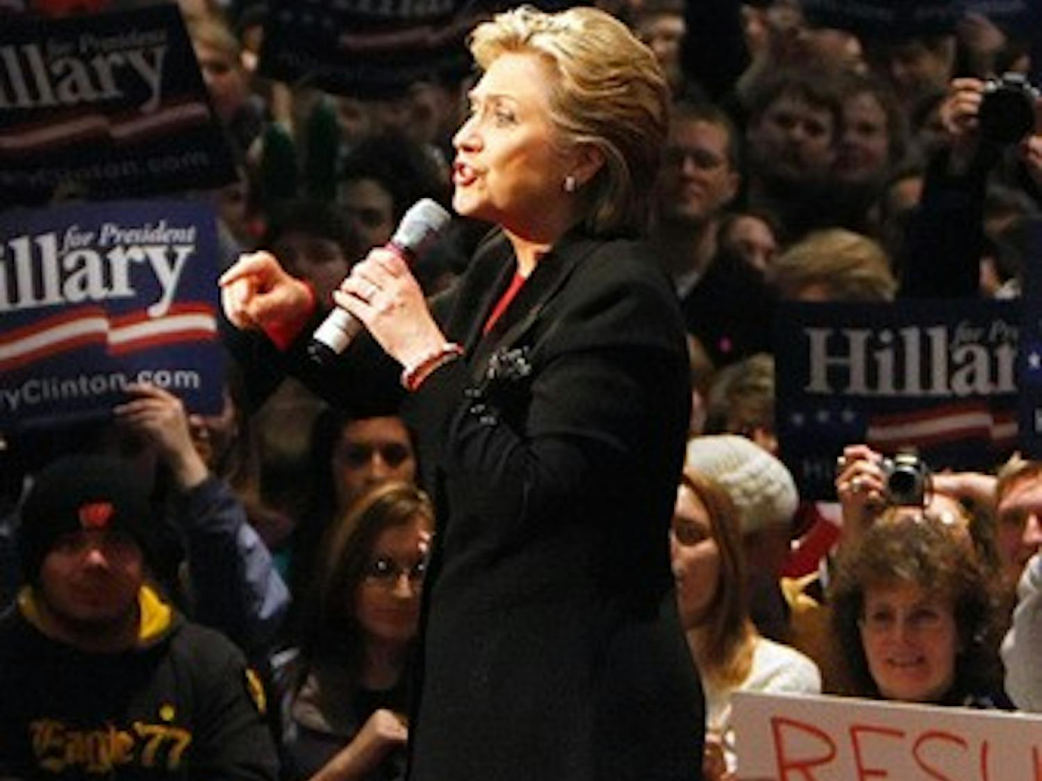Clinton ends Wis. campaign in Madison
