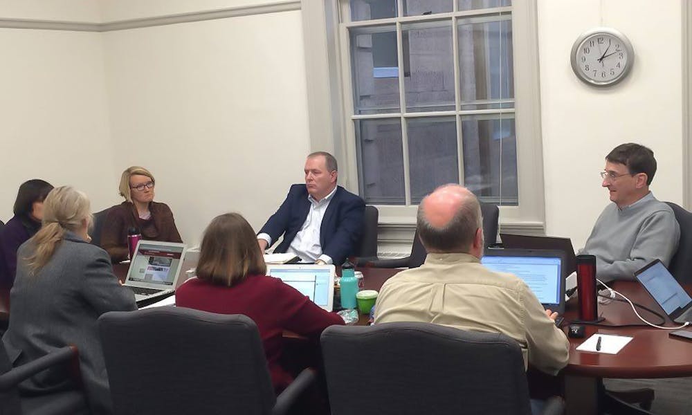 University Committee members discussed a number of campus issues at their meeting in Bascom Hall Monday.