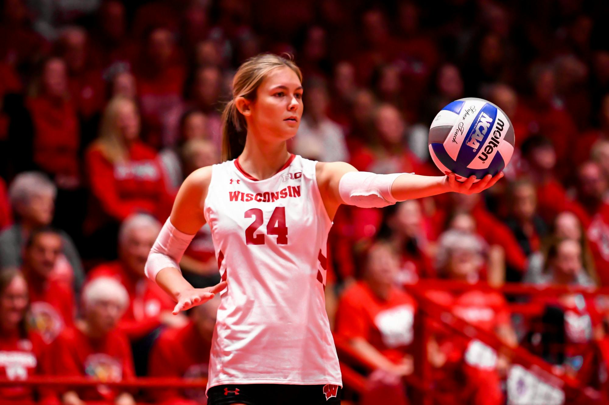 Wisconsin Volleyball vs Oregon77.jpg