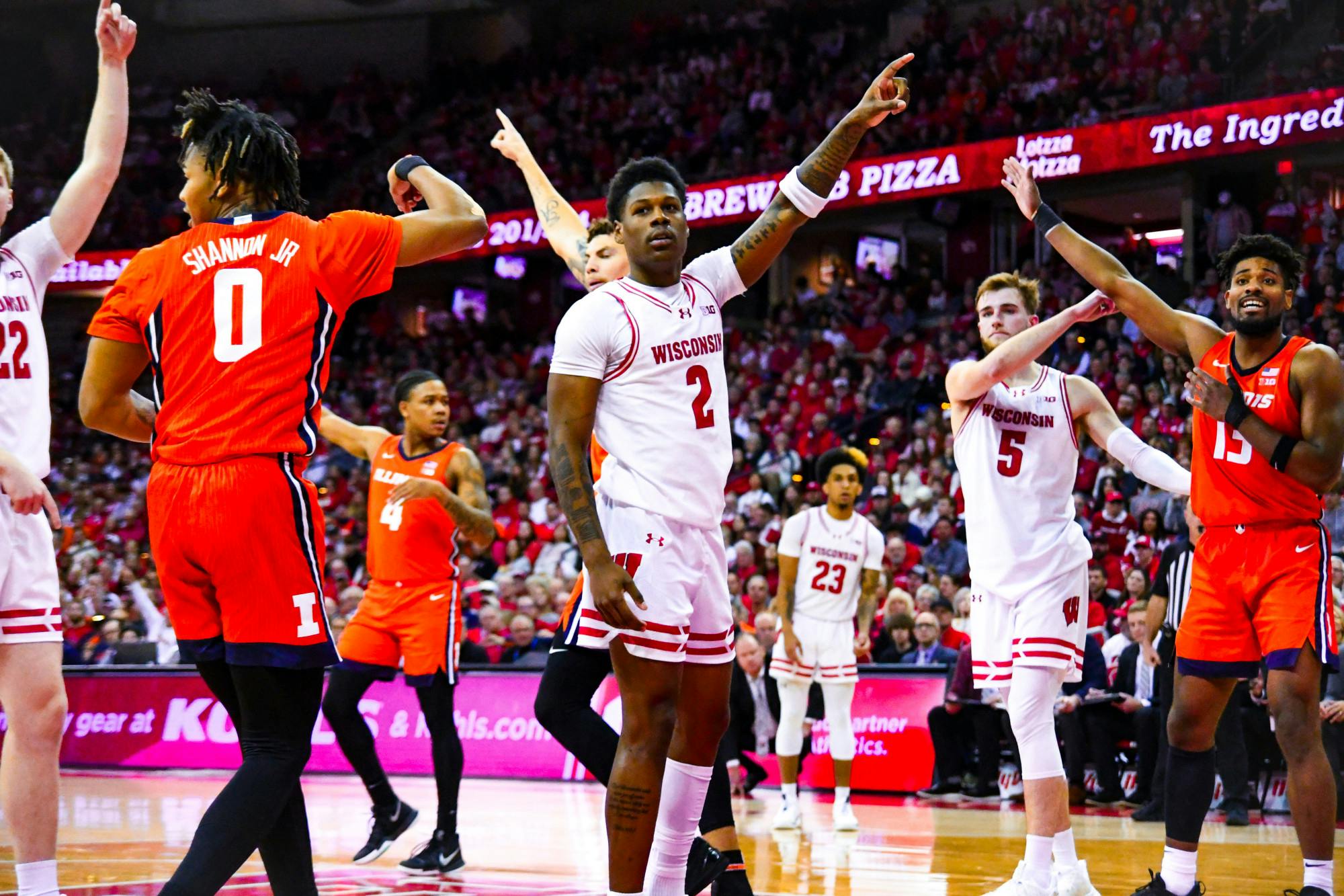 Wisconsin Badgers Men’s Basketball Loses Border Battle Against Illinois ...