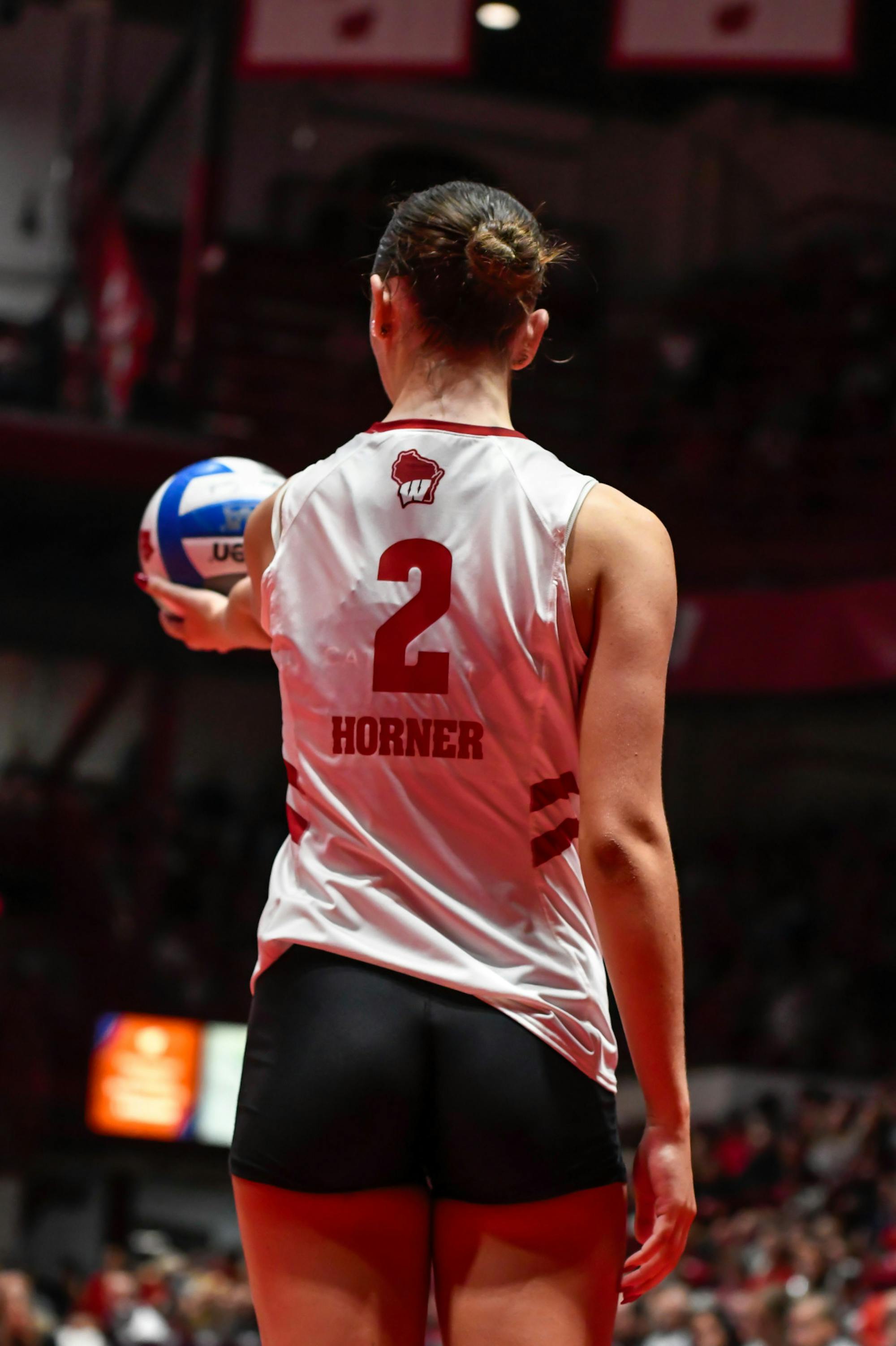 WISCONSIN-VOLLEYBALL-VS-UCLA2157.jpg
