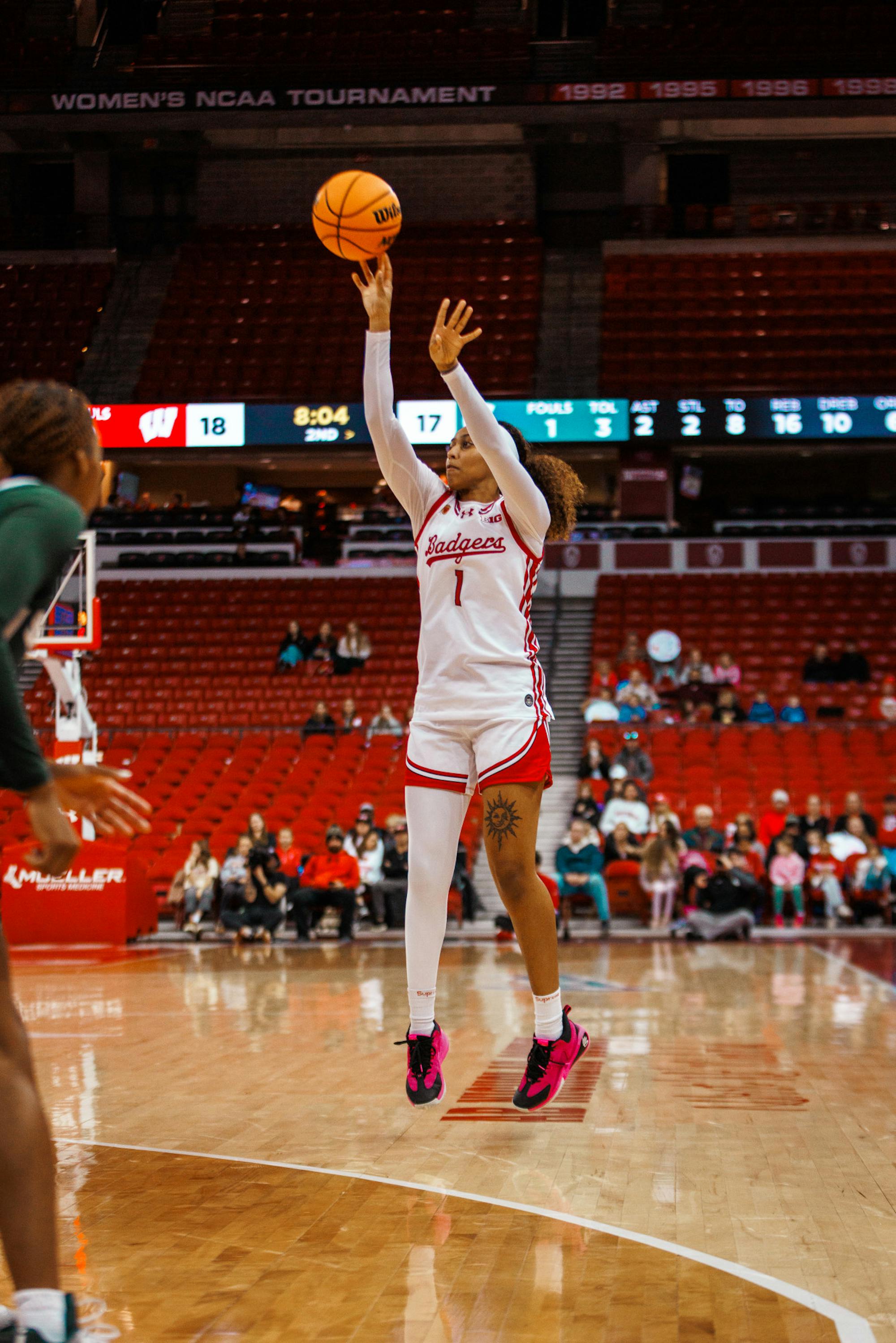 wavphotography_wbasketball_wisco_12-07-8.jpg