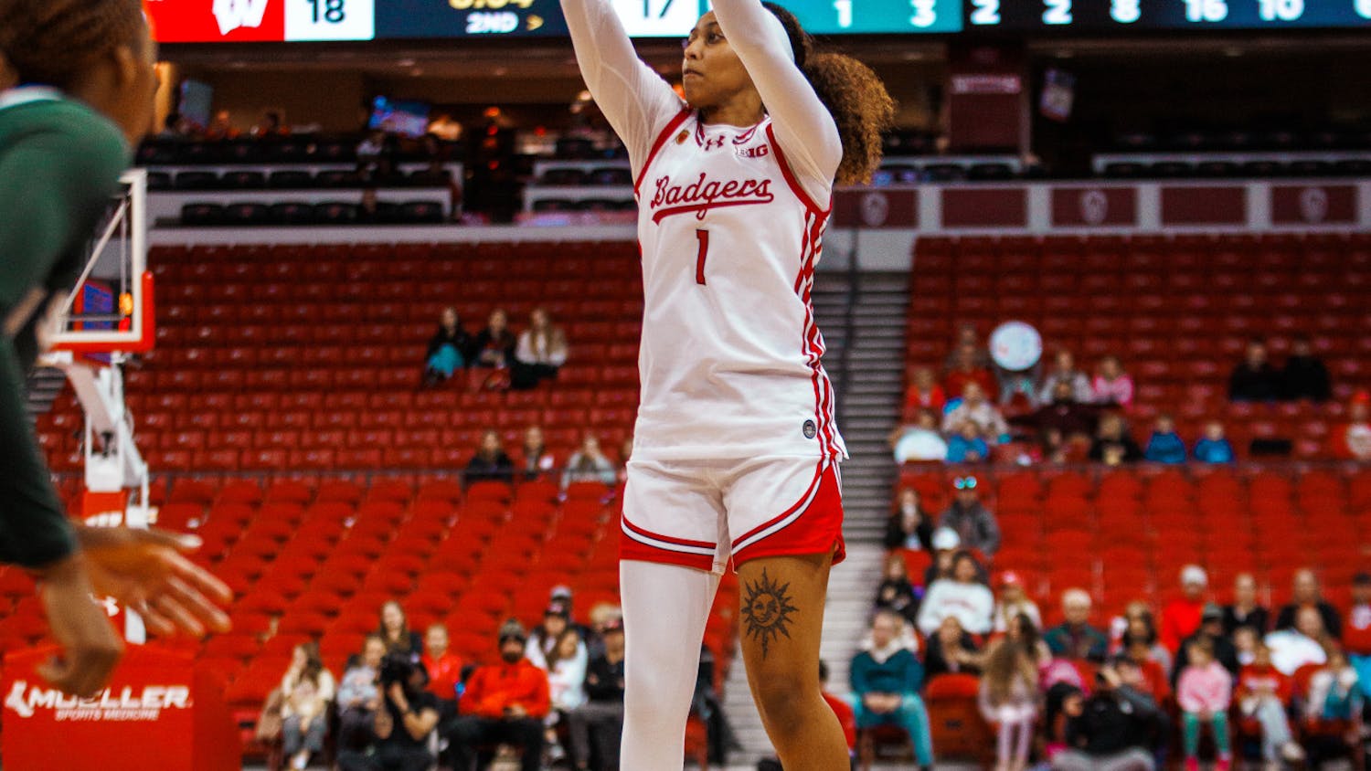wavphotography_wbasketball_wisco_12-07-8.jpg
