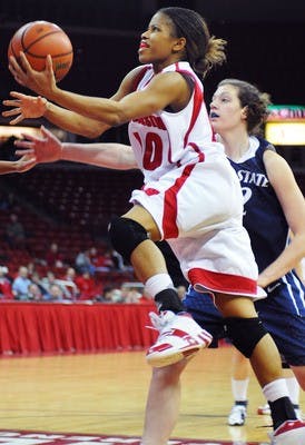 UW wins big over PSU 79-52