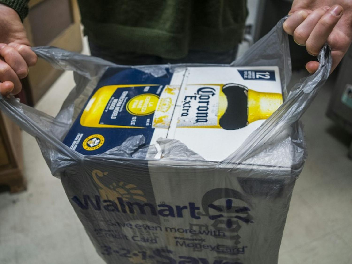 The proposed ordinance will allow alcohol to be included in groceries that are dropped off to the vehicles of customers who order groceries online.