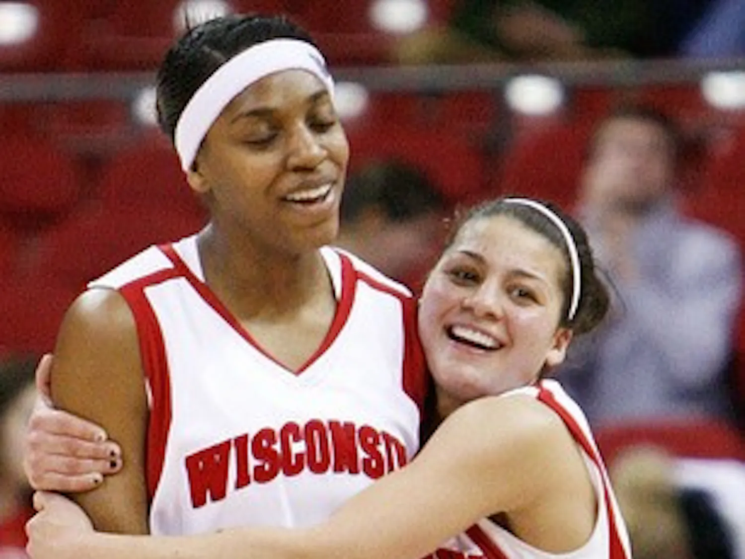 Badgers bounce back, defeat Penn State at home