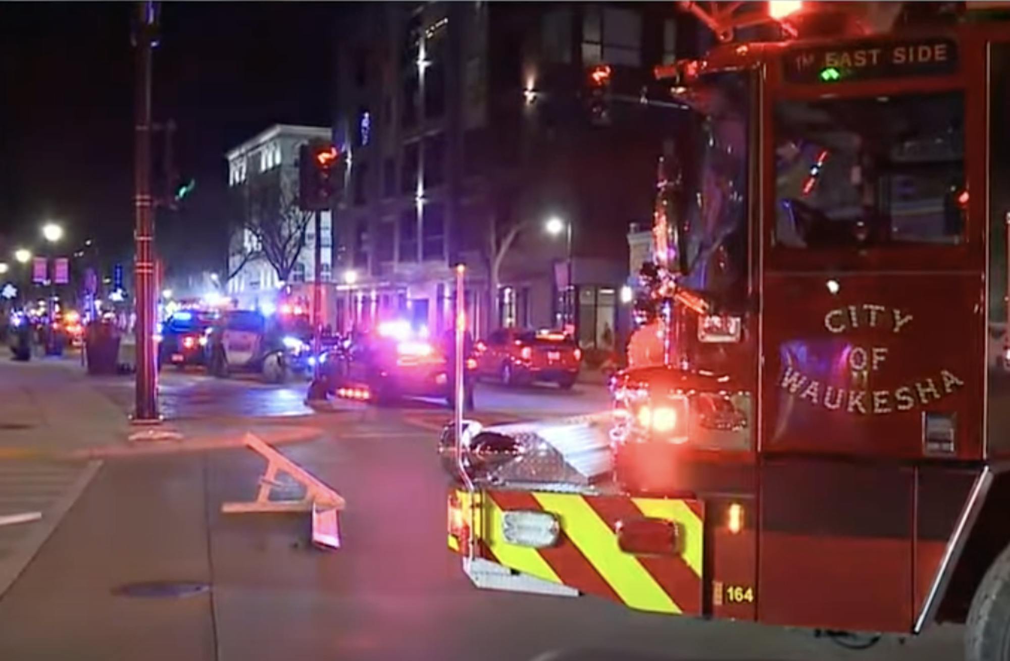 Waukesha-Christmas-Parade.png